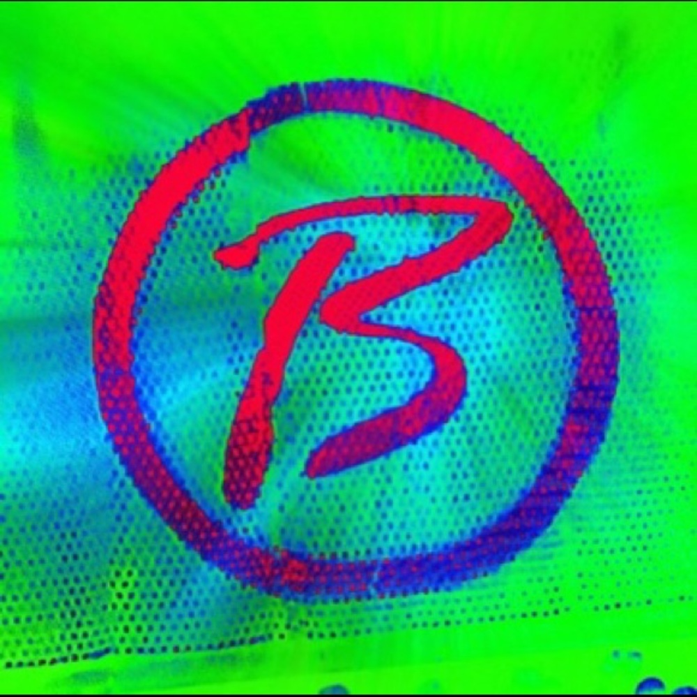 Meet your Posher, Neon B